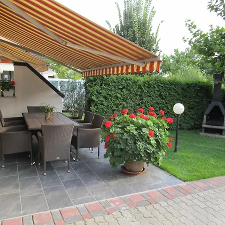 Haus Sonnenhof בית הארחה *