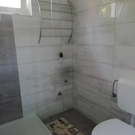 Haus Sonnenhof בית הארחה שיופוק